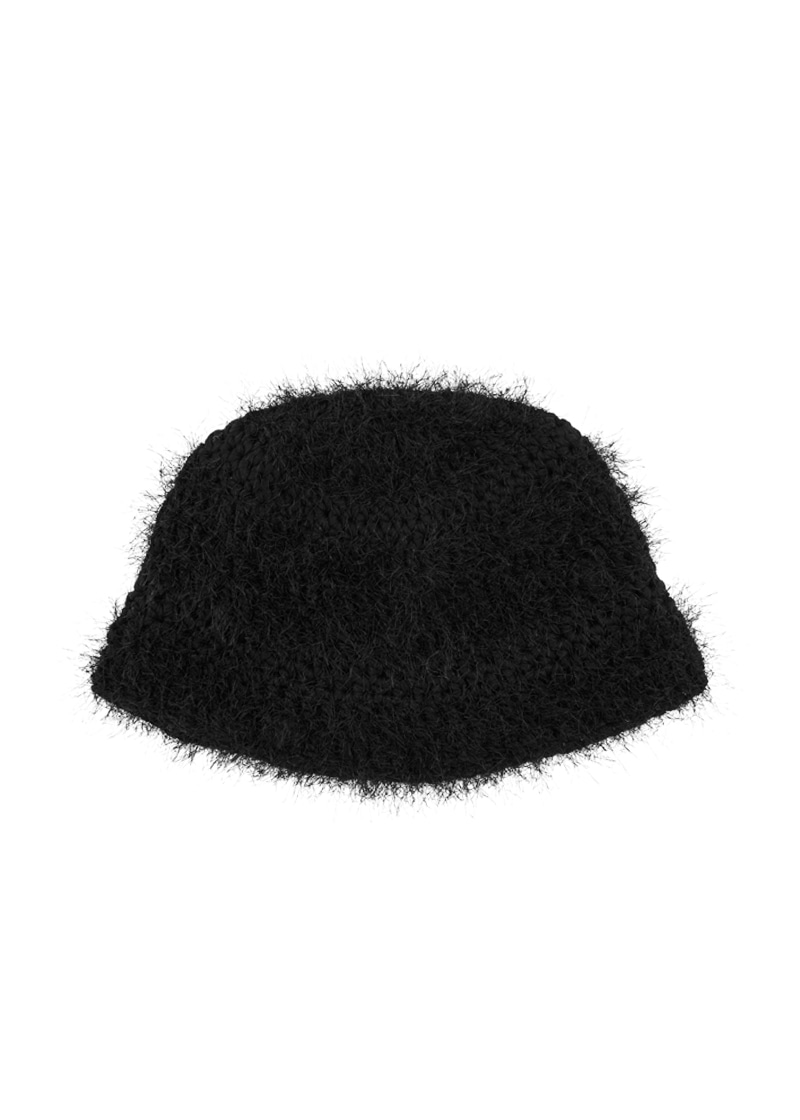 SHAGGY BUCKET HAT IN BLACK