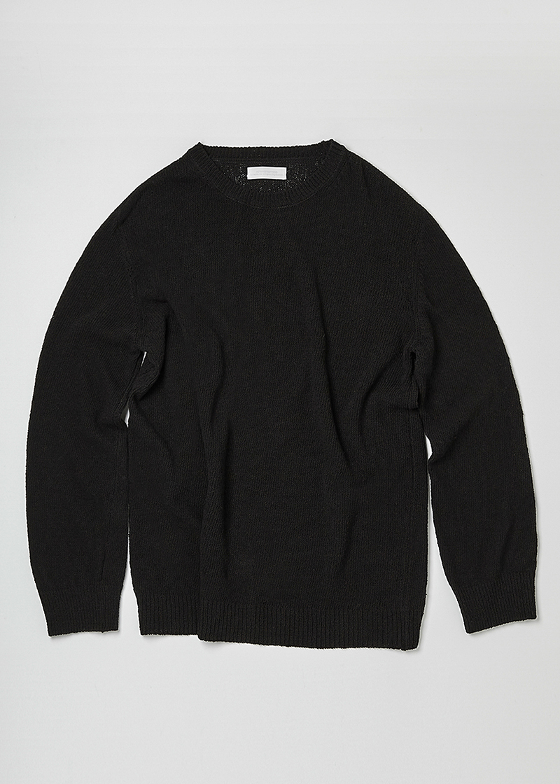 OVERSIZED BOUCLE SWEATER IN BLACK