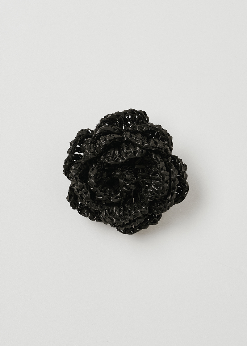 CROCHET FLOWER BROOCH IN BLACK