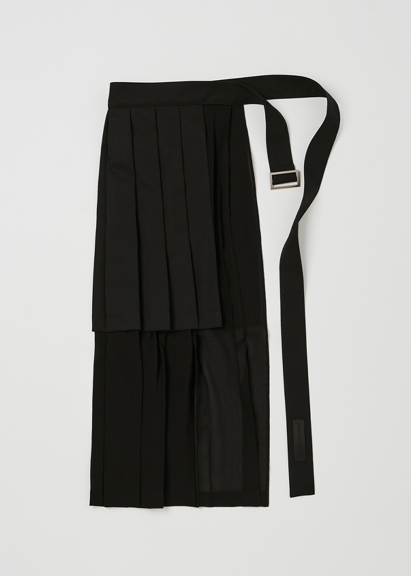 PLEATED DOUBLE LAYERED SKIRT IN BLACK
